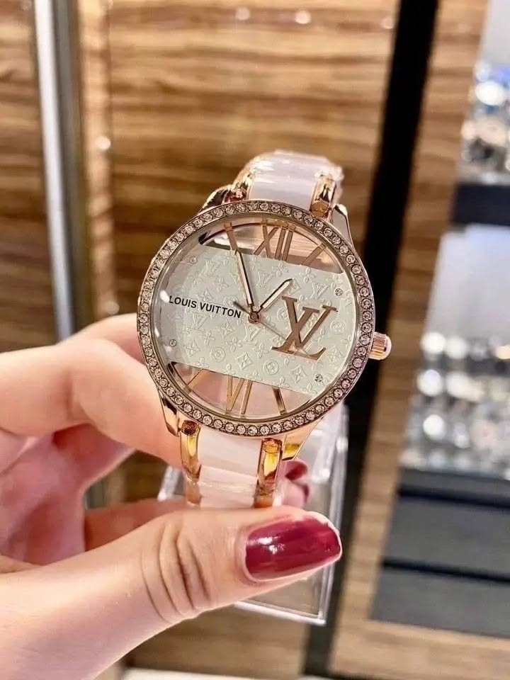 ساعة روز جولد بسير أبيض – LV Style